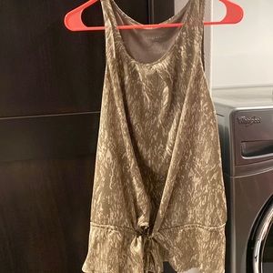 Liz Lange maternity tank top